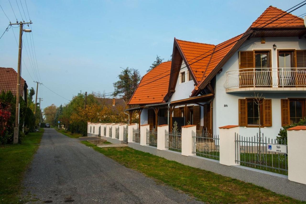 Holiday home in Balatonmariafürdo 35629 Esterno foto